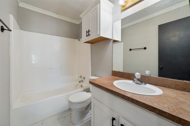 101 Sara Court, Collinsville, TX 76233
