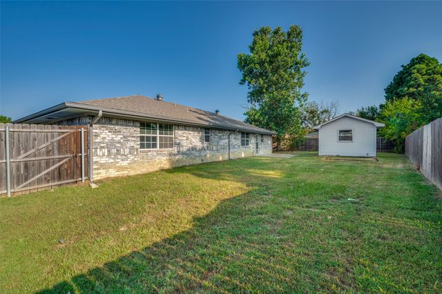 101 Sara Court, Collinsville, TX 76233