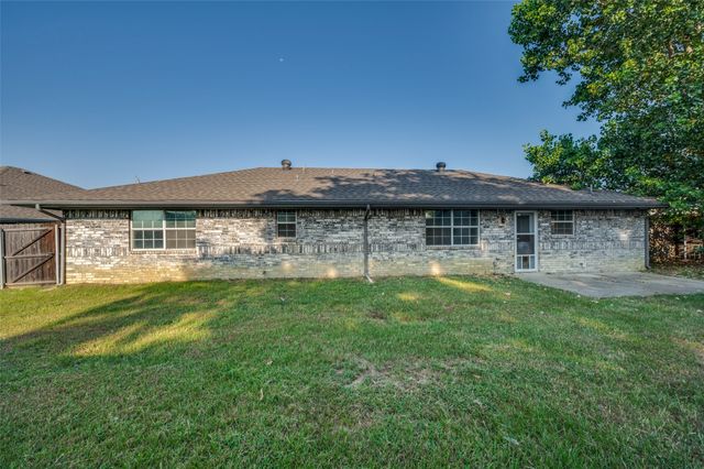 101 Sara Court, Collinsville, TX 76233