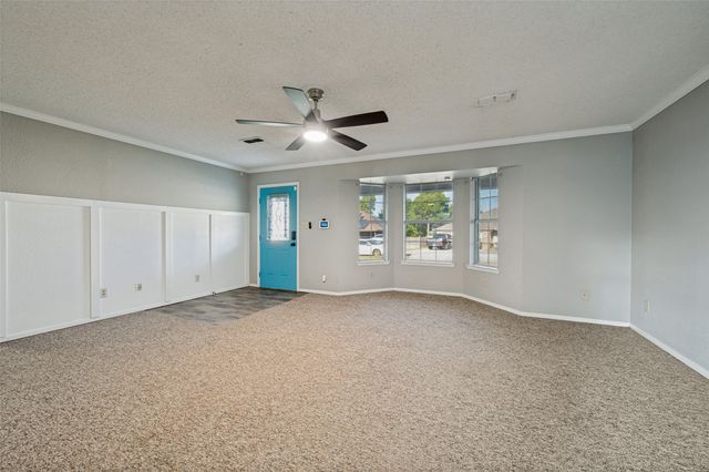 101 Sara Court, Collinsville, TX 76233