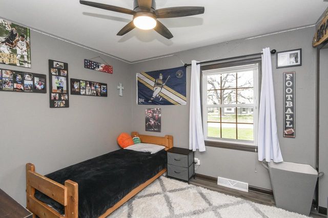 W284N6506 Hawthorne ROAD, Hartland, WI 53029