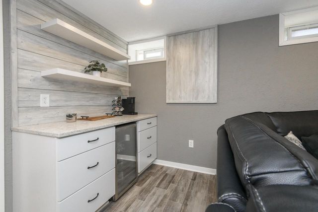 W284N6506 Hawthorne ROAD, Hartland, WI 53029
