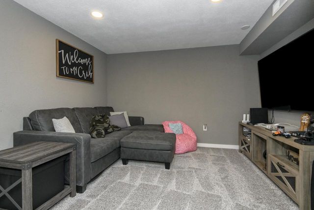 W284N6506 Hawthorne ROAD, Hartland, WI 53029