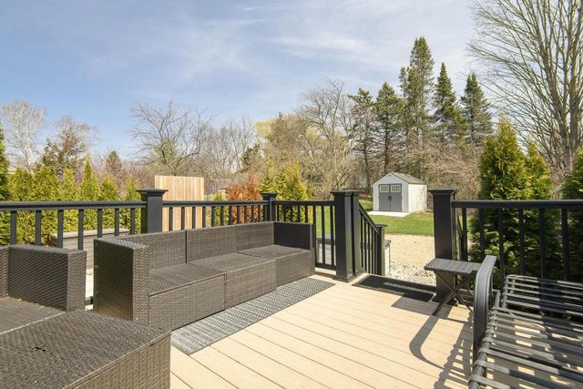 W284N6506 Hawthorne ROAD, Hartland, WI 53029