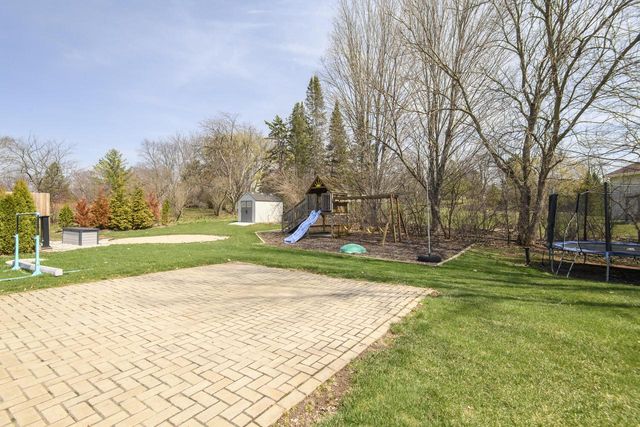 W284N6506 Hawthorne ROAD, Hartland, WI 53029