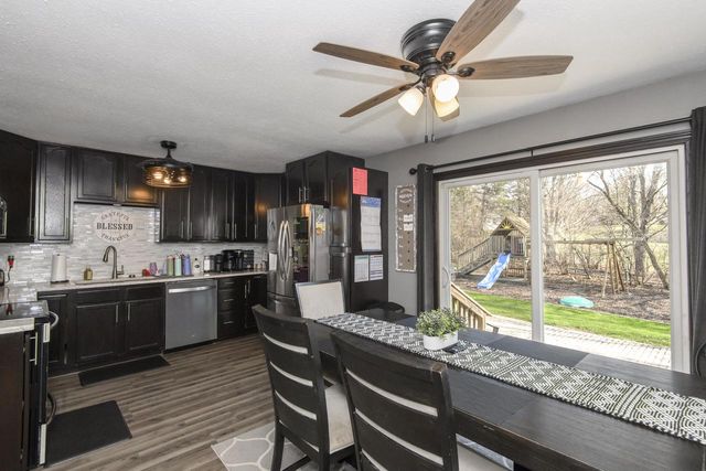 W284N6506 Hawthorne ROAD, Hartland, WI 53029