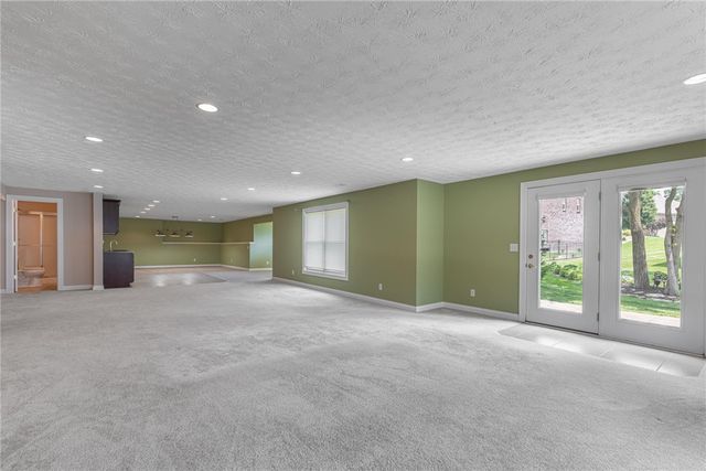 90 S Pond Court, Springboro, OH 45066