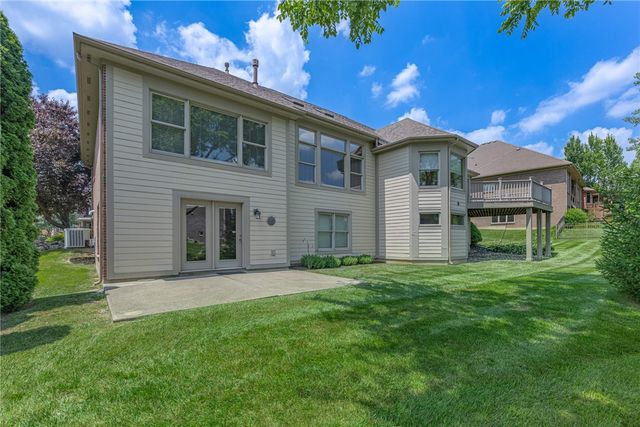 90 S Pond Court, Springboro, OH 45066