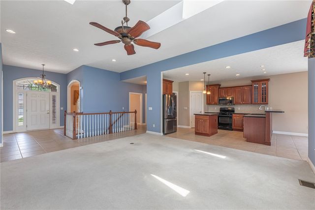 90 S Pond Court, Springboro, OH 45066