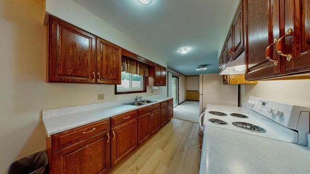 521 W Ryder STREET, Jefferson, WI 53549