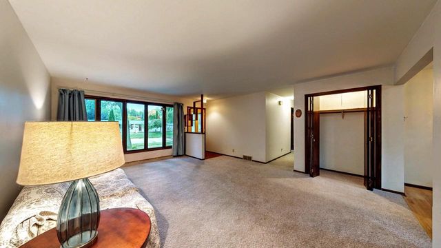 521 W Ryder STREET, Jefferson, WI 53549