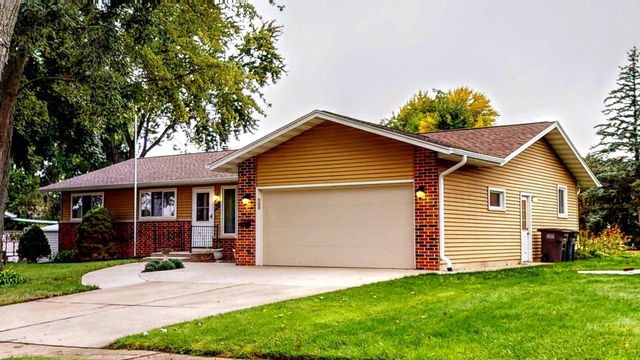 521 W Ryder STREET, Jefferson, WI 53549