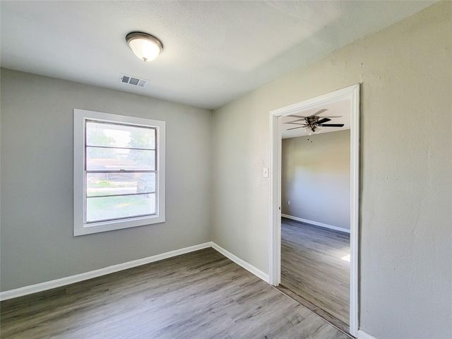 4909 Holloway Drive, Houston, TX 77048