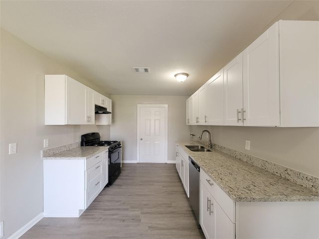 4909 Holloway Drive, Houston, TX 77048