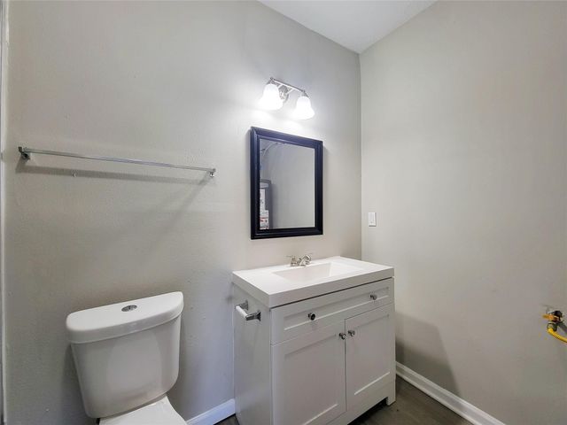 4909 Holloway Drive, Houston, TX 77048