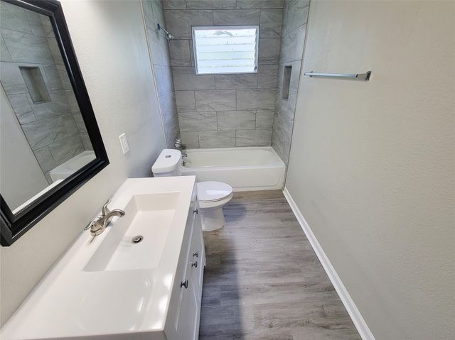 4909 Holloway Drive, Houston, TX 77048