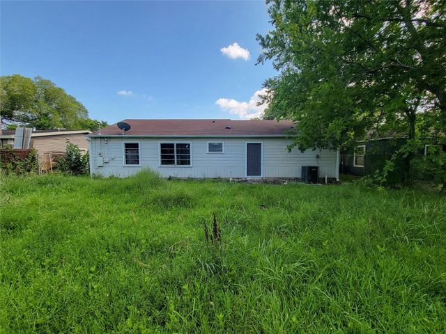 4909 Holloway Drive, Houston, TX 77048