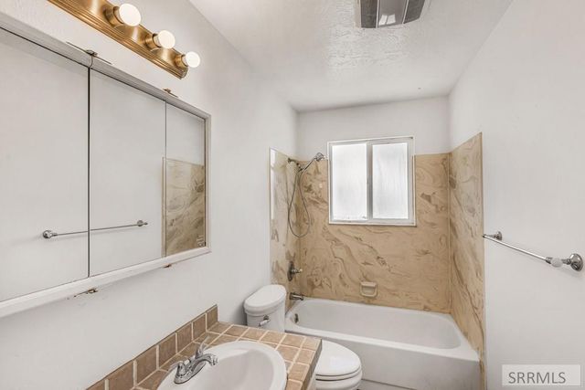 1066 Rocky Point Road, Pocatello, ID 83204