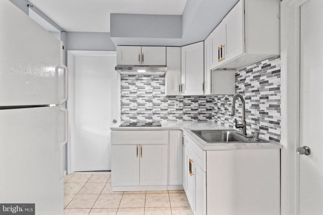 2724 ASH ST, Philadelphia, PA 19137