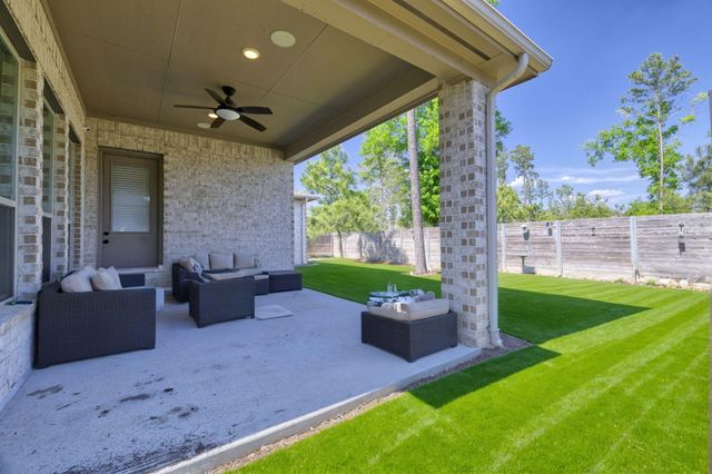 17473 Chestnut Cove Drive, Conroe, TX 77302