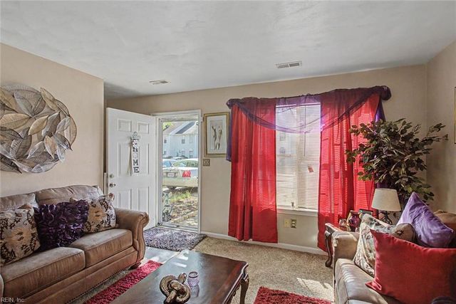 423 Eureka LOOP, Newport News, VA 23601