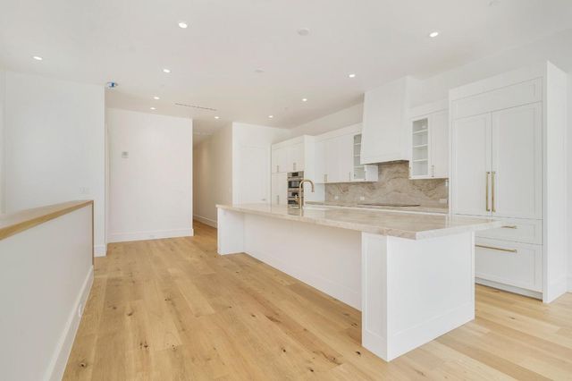 261 Royal Poinciana Way, Palm Beach, FL 33480