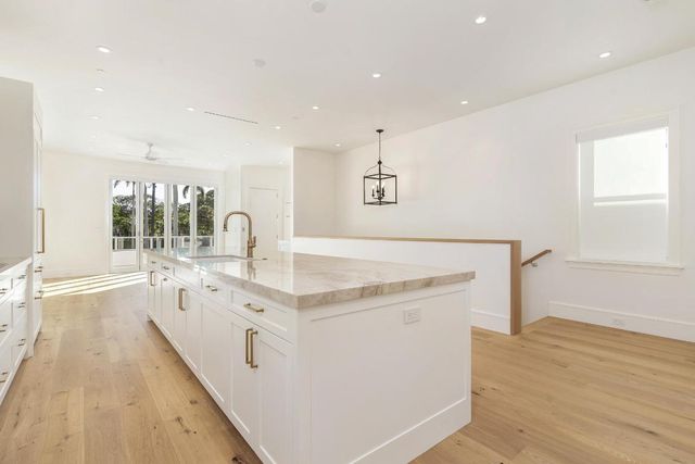 261 Royal Poinciana Way, Palm Beach, FL 33480