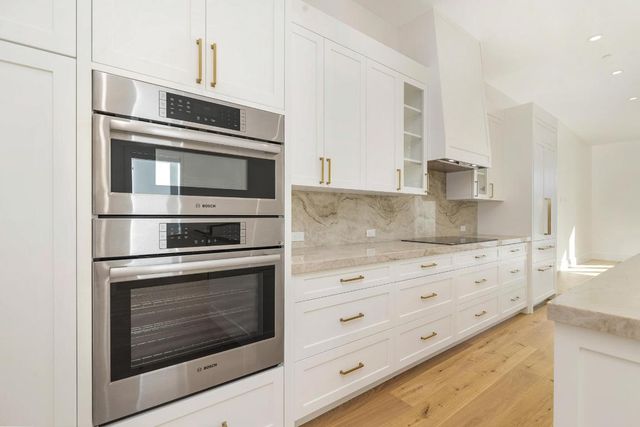 261 Royal Poinciana Way, Palm Beach, FL 33480