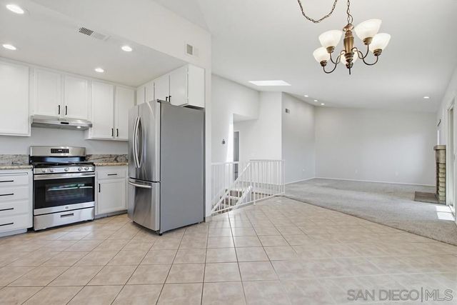 2077 Audubon, Escondido, CA 92027