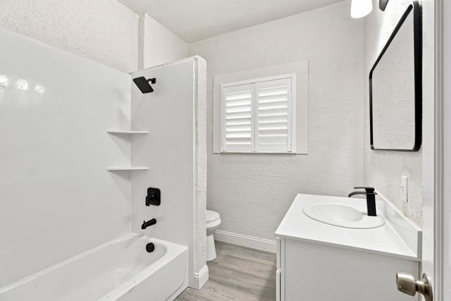 1061 w willow, Stockton, CA 95203