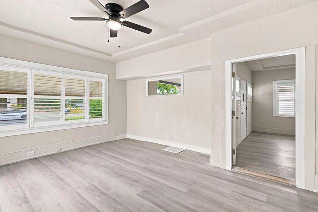 1061 w willow, Stockton, CA 95203