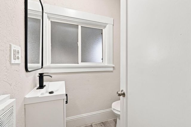 1061 w willow, Stockton, CA 95203