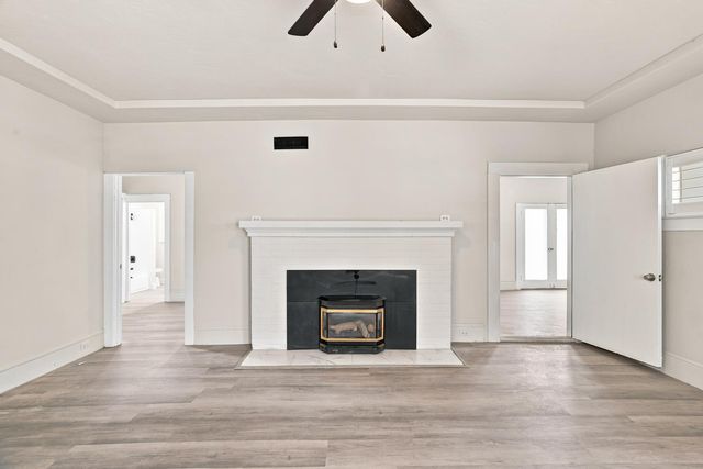 1061 w willow, Stockton, CA 95203