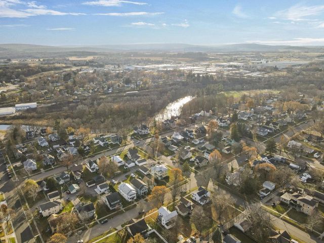 320-322 3rd Avenue, Baraboo, WI 53913