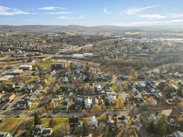 320-322 3rd Avenue, Baraboo, WI 53913