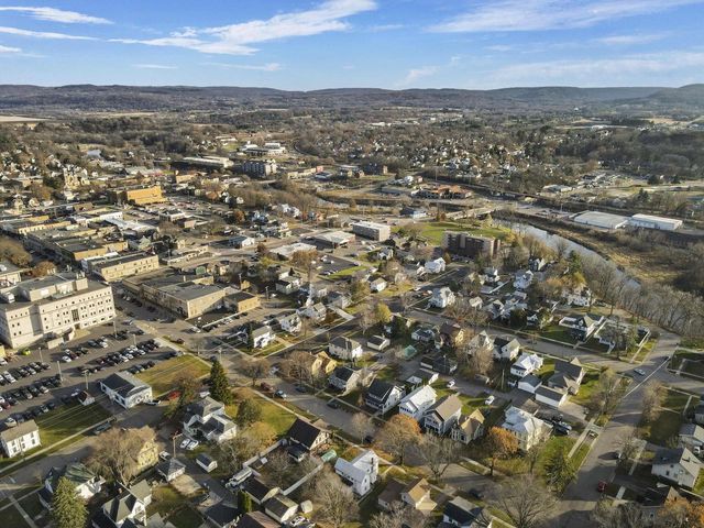 320-322 3rd Avenue, Baraboo, WI 53913