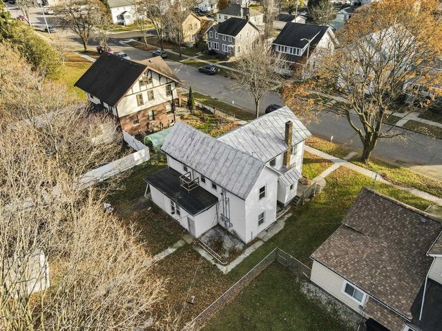 320-322 3rd Avenue, Baraboo, WI 53913