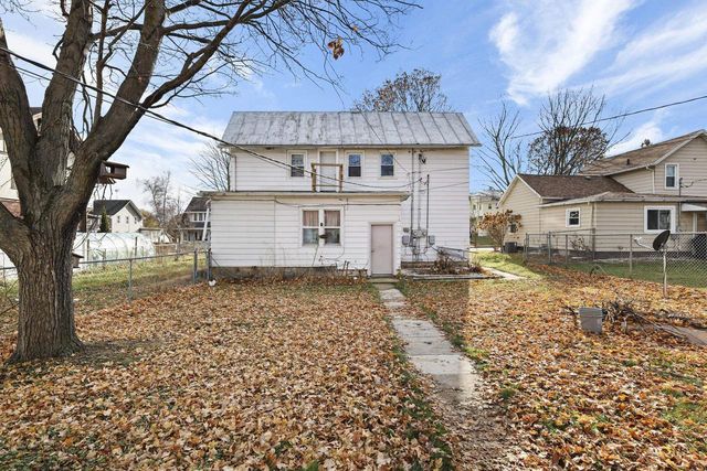 320-322 3rd Avenue, Baraboo, WI 53913