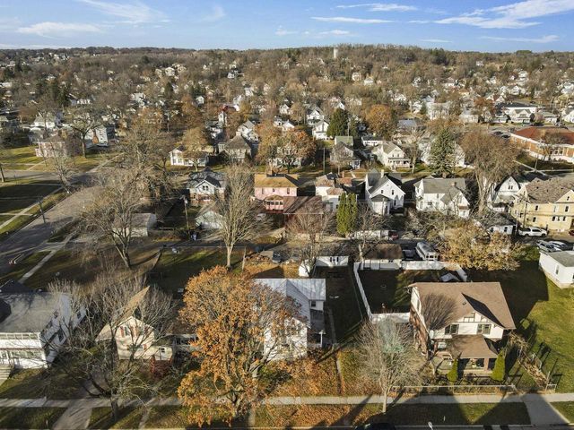 320-322 3rd Avenue, Baraboo, WI 53913
