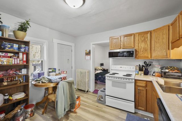 320-322 3rd Avenue, Baraboo, WI 53913