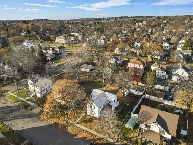 320-322 3rd Avenue, Baraboo, WI 53913