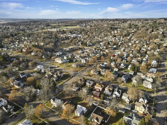 320-322 3rd Avenue, Baraboo, WI 53913