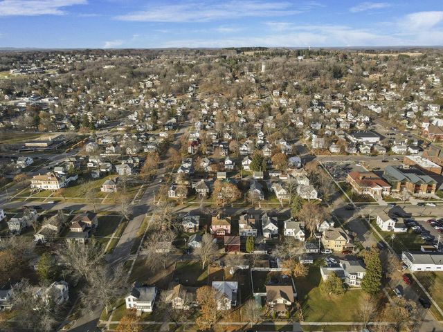 320-322 3rd Avenue, Baraboo, WI 53913