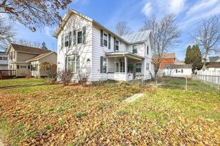 320-322 3rd Avenue, Baraboo, WI 53913