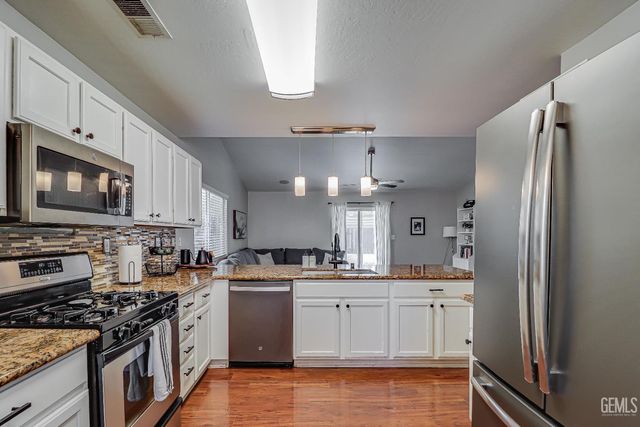 12321 High Country Drive, Bakersfield, CA 93312