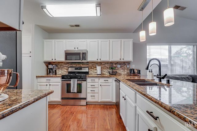 12321 High Country Drive, Bakersfield, CA 93312