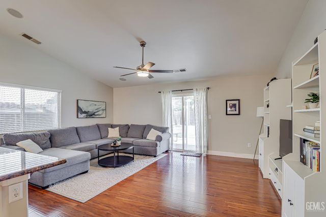 12321 High Country Drive, Bakersfield, CA 93312