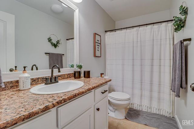 12321 High Country Drive, Bakersfield, CA 93312