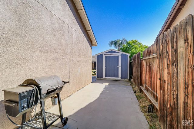 12321 High Country Drive, Bakersfield, CA 93312
