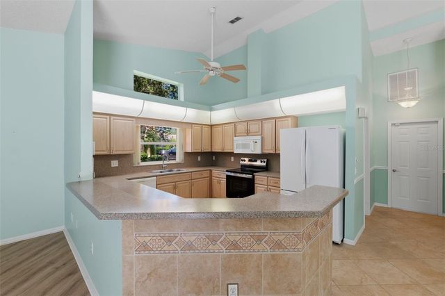 9413 SUMMERBREEZE TERRACE, New Port Richey, FL 34655